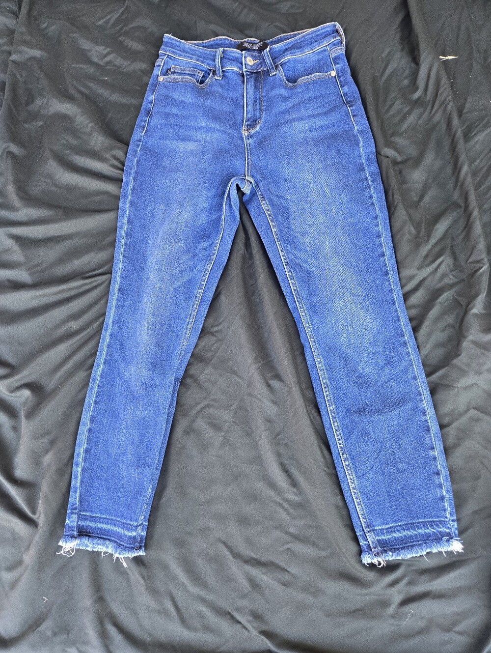 Judy Blue Classic Straight Leg Jeans in Medium Blue